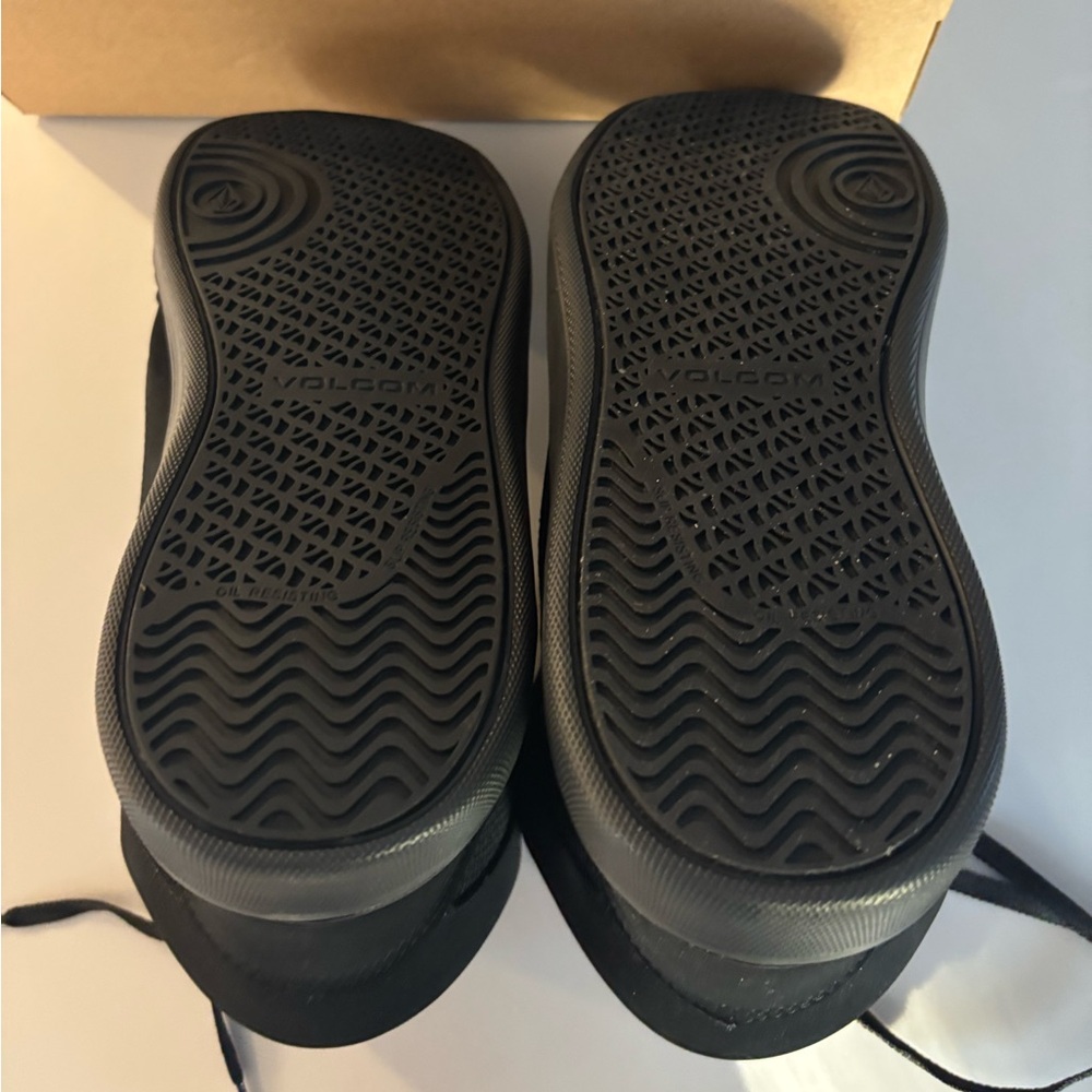 VOLCOM Evolve Black MENS WorkBoots NEW IN BOX Safety toe Size10.5-Perfect Gift🎄 - Picture 7 of 12